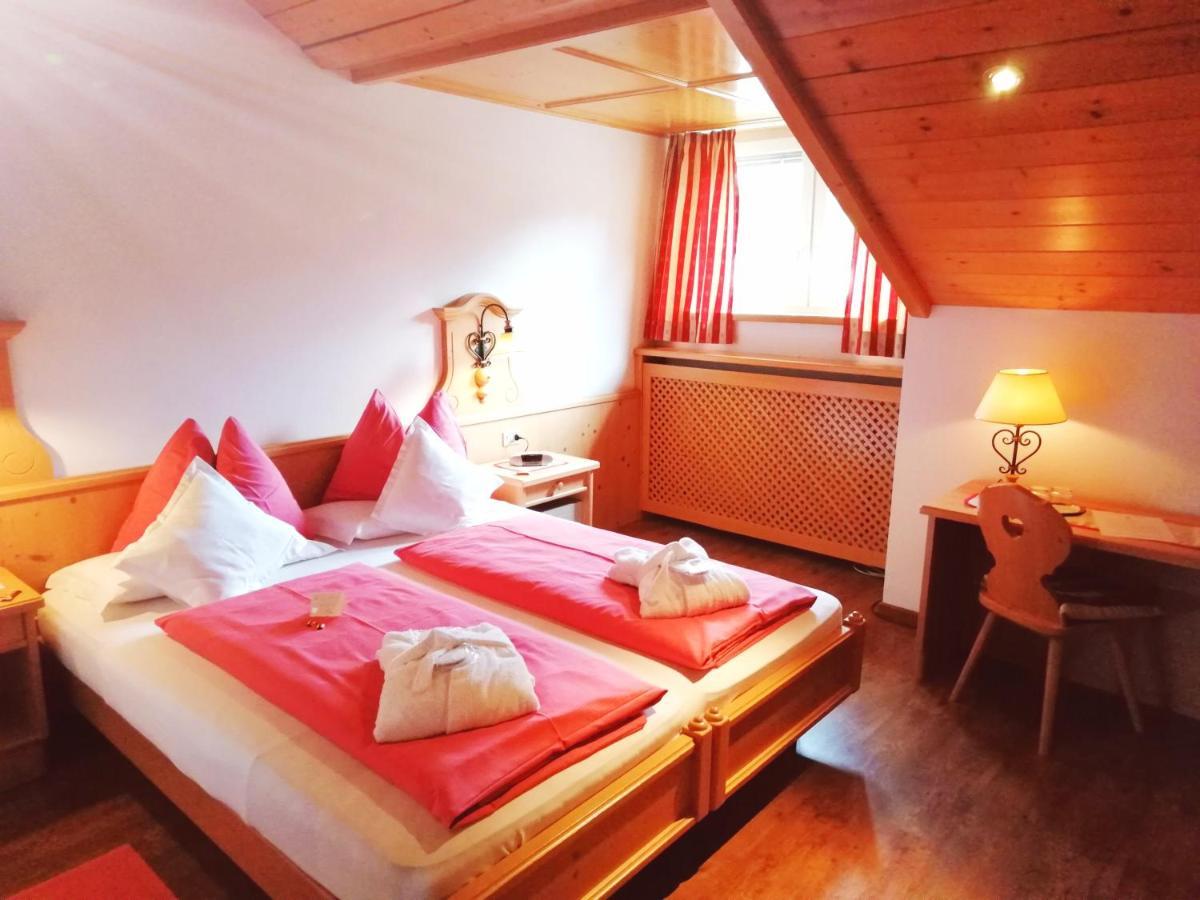 Hotel Holzer Sexten Ngoại thất bức ảnh